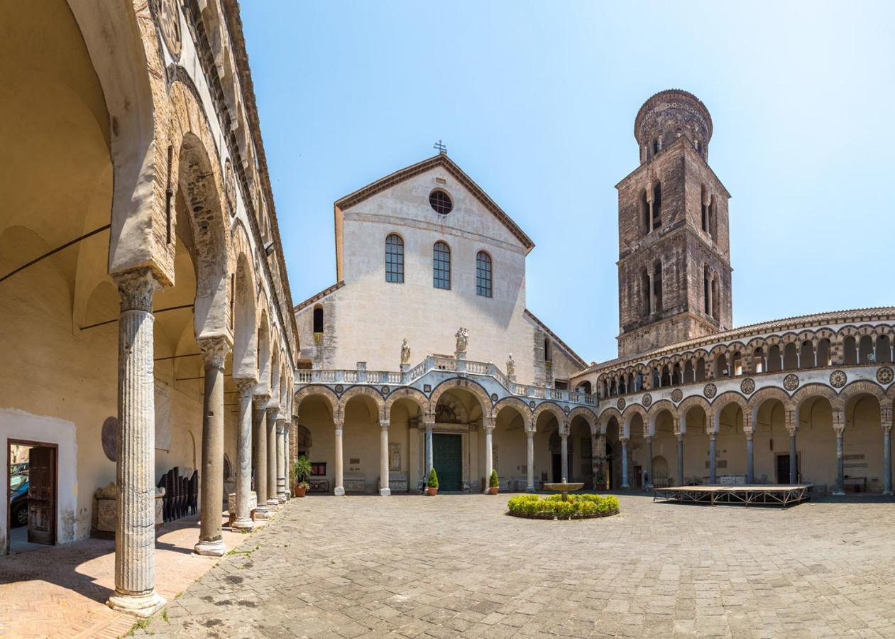 شقة Pierrot E La Luna House Salerno Centro المظهر الخارجي الصورة